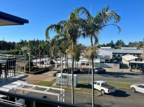 Top Level Deluxe Studio - Unit 21 Emu Park